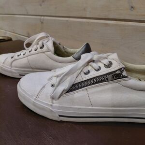 Taos Footwear White Sneakers with Zipper Detail